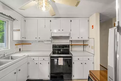 11 Dadant Dr, Wilmington, MA 01887 - Photo 5