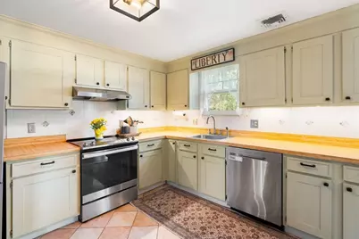 560 Auburn Street, Bridgewater, MA 02324 - Photo 9