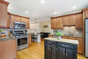 32 Eddy St, Waltham, MA 02453 - Photo 11