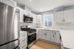 679 Columbia Rd, Boston, MA 02125 - Photo 3