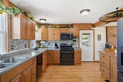 20 S Maple Street, Westfield, MA 01085 - Photo 17