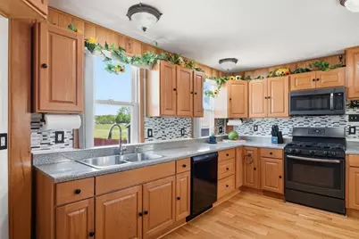 20 S Maple Street, Westfield, MA 01085 - Photo 15