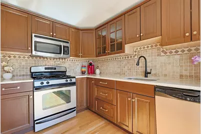 11 Pinecrest Village #11, Hopkinton, MA 01748 - Photo 3