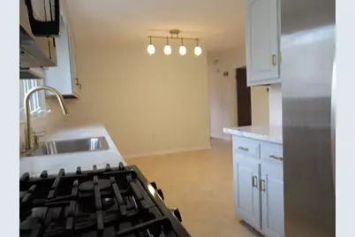 6 Bristol St, Lowell, MA 01852 - Photo 7