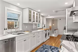 28 Dove St, Newburyport, MA 01950 - Photo 9