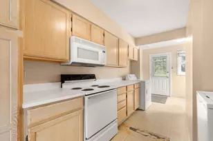 76 Mitchell Dr, Chicopee, MA 01022 - Photo 5