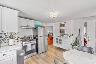 60-62 Kenneth St, Newton, MA 02461 - Photo 15