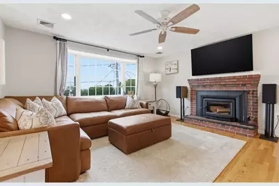 66 Phillips Cir, Waltham, MA 02452 - Photo 9