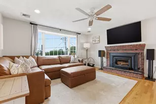 66 Phillips Cir, Waltham, MA 02452 - Photo 9