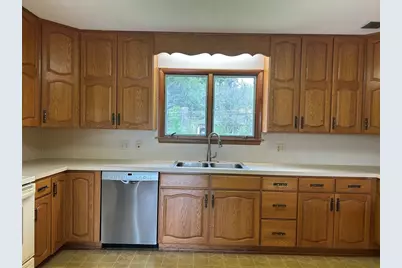83 Fort Hill Ave, Pittsfield, MA 01201 - Photo 11