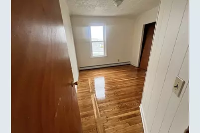 212 Brightman St, Fall River, MA 02720 - Photo 5