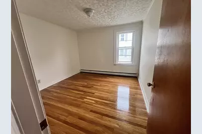 212 Brightman St, Fall River, MA 02720 - Photo 7