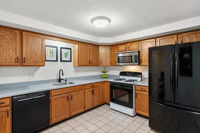 340 Centre Avenue #7, Rockland, MA 02370 - Photo 7