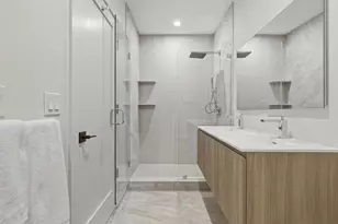 118 B St, Boston, MA 02127 - Photo 5