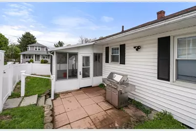 48 Charles St, Gardner, MA 01440 - Photo 15