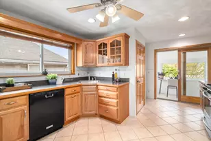 93 Puritan Rd, Somerville, MA 02145 - Photo 9