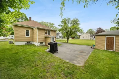 86 Hart St, Taunton, MA 02780 - Photo 5
