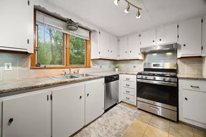 86 Hart St, Taunton, MA 02780 - Photo 9