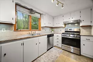86 Hart St, Taunton, MA 02780 - Photo 9