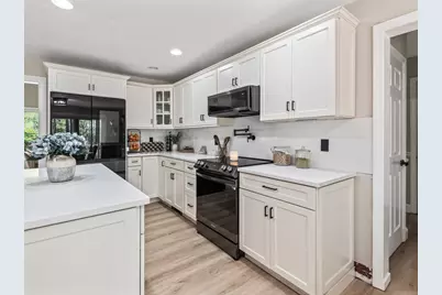 33 Smallwood Cir, Boylston, MA 01505 - Photo 11