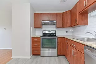 4 Colonial Village Dr, Arlington, MA 02474 - Photo 5