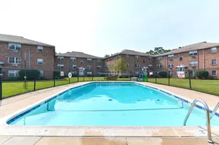 4 Colonial Village Dr, Arlington, MA 02474 - Photo 29