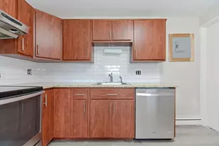 4 Colonial Village Dr, Arlington, MA 02474 - Photo 3