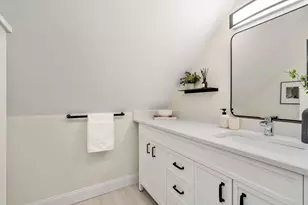 5 Hearn St, Watertown, MA 02472 - Photo 15