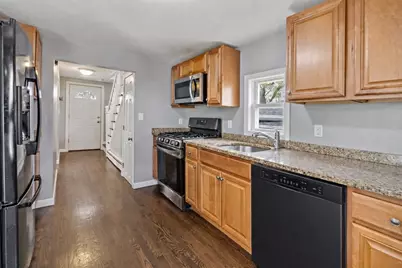 6 Lindsell St, Saugus, MA 01906 - Photo 9