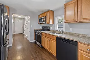 6 Lindsell St, Saugus, MA 01906 - Photo 9