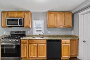 6 Lindsell St, Saugus, MA 01906 - Photo 5