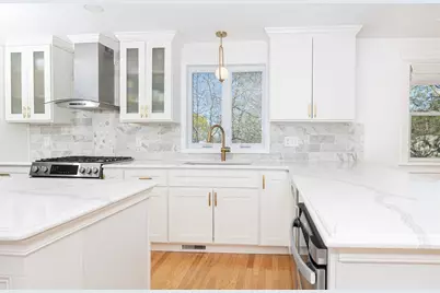 9 Chestnut Pl, Hingham, MA 02043 - Photo 11