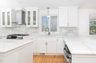 9 Chestnut Pl, Hingham, MA 02043 - Photo 11
