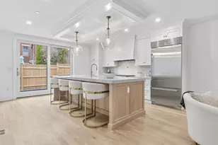 14 Prospect St, Boston, MA 02129 - Photo 5