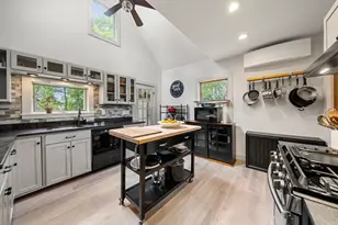 94 William St, Stoneham, MA 02180 - Photo 3