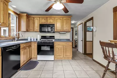 8 Portsmouth Rd, Amesbury, MA 01913 - Photo 13