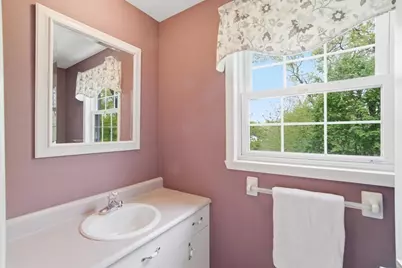 18 Oakridge Dr, Saugus, MA 01906 - Photo 15