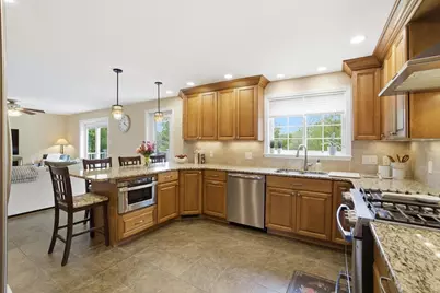 18 Oakridge Dr, Saugus, MA 01906 - Photo 11