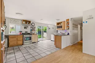 304 Bushee Rd, Swansea, MA 02777 - Photo 3