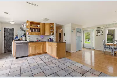 304 Bushee Road, Swansea, MA 02777 - Photo 5