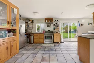 304 Bushee Rd, Swansea, MA 02777 - Photo 7