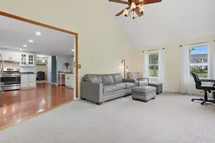 17 Unicorn Cir, Amesbury, MA 01913 - Photo 7