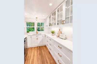 9 Bridge St, Medfield, MA 02052 - Photo 5