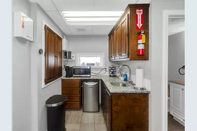 417 Montgomery St, Chicopee, MA 01020 - Photo 9