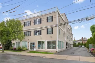 29 Spruce St, Waltham, MA 02453 - Photo 3