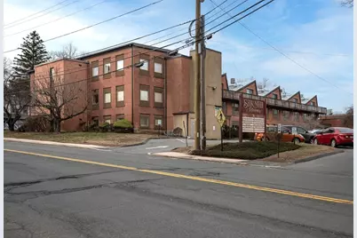 267 Locust Street #1A, Northampton, MA 01062 - Photo 3