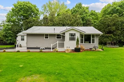 6 Phillips Dr, Holyoke, MA 01040 - Photo 3