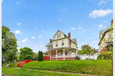 253 Oak St, Holyoke, MA 01040 - Photo 1