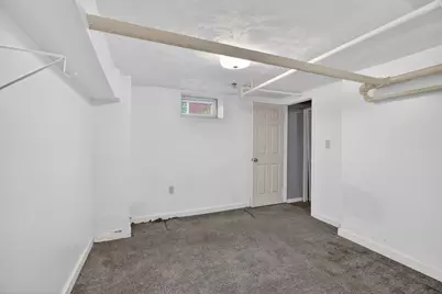 253 Oak St, Holyoke, MA 01040 - Photo 11