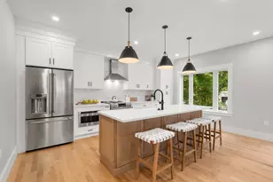 71 Mystic St, Arlington, MA 02474 - Photo 3